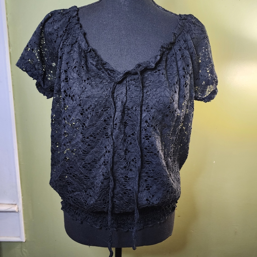 Derek Heart Gorgeous Lacy Top NWT Sz L